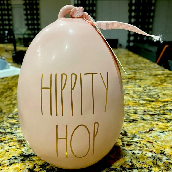 🥚 Rae Dunn - Picture 1 of 2